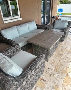 Cindy Crawford Patio furniture set