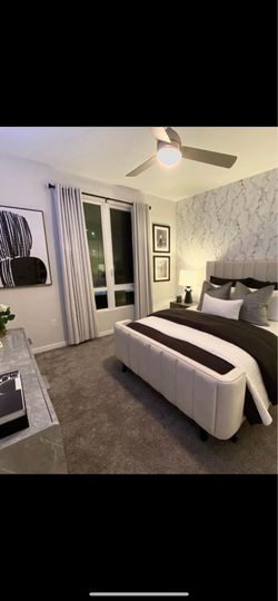 Queen bedframe
