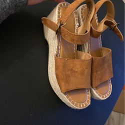 Woman’s Wedges Size 7.5 In Camel Color. Like New!