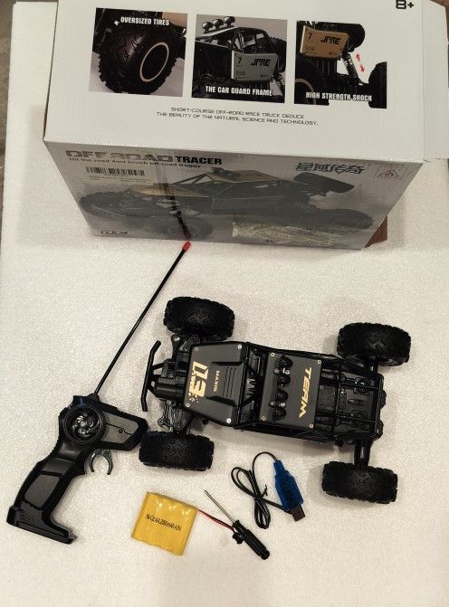 Off-road Tracer remote control car with reachable battery and charger/ new/ See Discription 👍👍