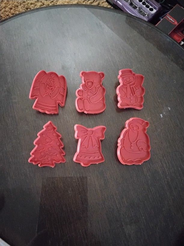 6 Vintage Plastic Red Christmas Cookie Cutters