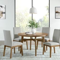 Round Dining Table and 4 Chairs