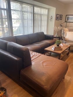 Leather sectional 117x87