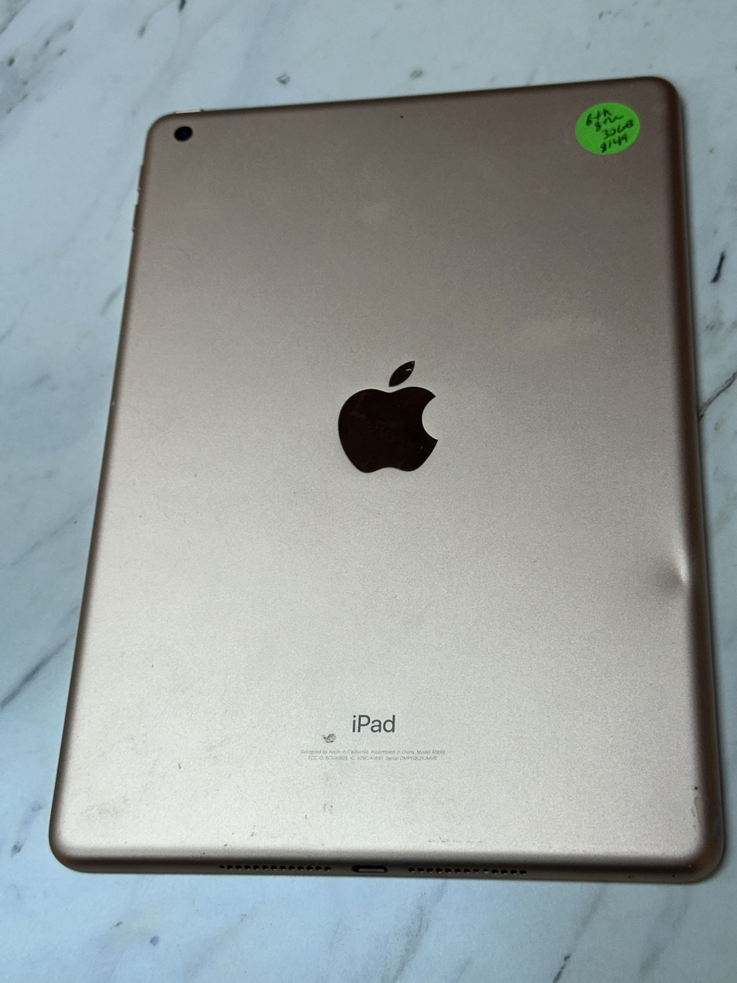 Apple iPad 6th Gen 32GB Works Perfectly 