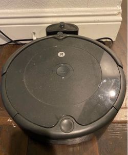 iRobot Roomba 692 Robot Vacuum-Wi-Fi Connectivity Works With Alexa