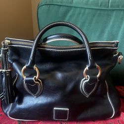Dooney & Bourke Medium Florentine Satchel A Vintage Bag In Great Condition 