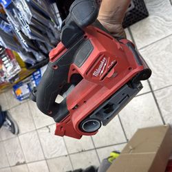 Milwaukee m18 belt sander