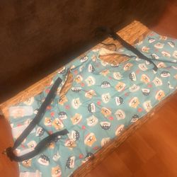 Medium size dog cooling vest with ice pads