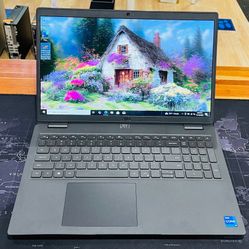 Dell Latitude 3520 15.6” i5-1135G7 2.40Ghz 8GB//256GB + 500GB Windows 11