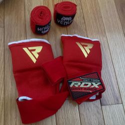 RDX Boxing Glove Inside + VENUM Wrist Wraps