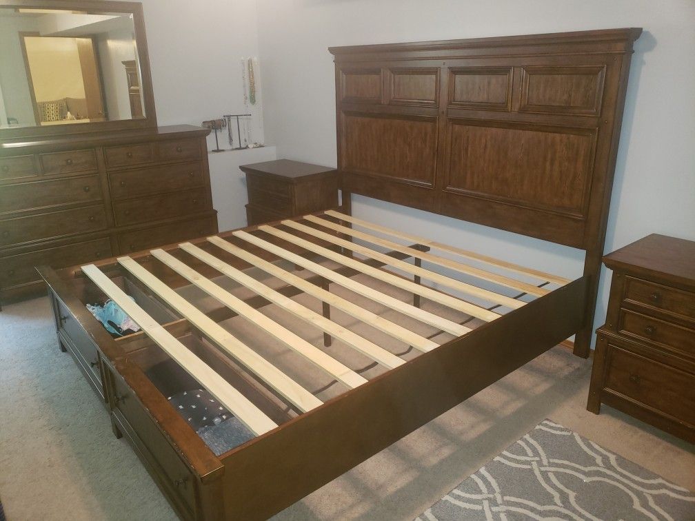 Solid wood king bed set