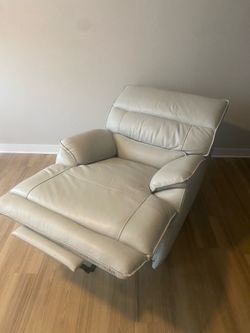 Leather Recliner $170