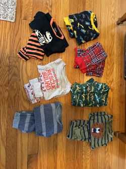 7 Sets- 2T Toddler Pjs $15