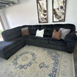 L shape sectional couch 🛻Delivery available 🛻