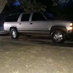 1999 Chevy suburban k 1500