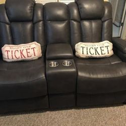 Brand New 👉 Turbulance Power Reclining Loveseat With Console 