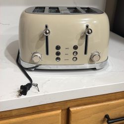 Roter Mond Toaster