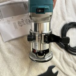 Bosch 5.6 Amp 1.0 HP 120-Volt Variable-Speed Fixed Base Corded Palm Router