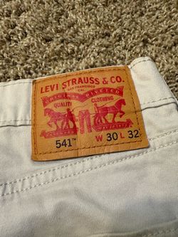 Levi's 541 Athletic Taper Pants Mens Size 30x32 Beige