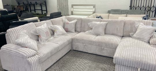 New Sleeper Sectional Couch with Storage! Free Delivery 🚚!