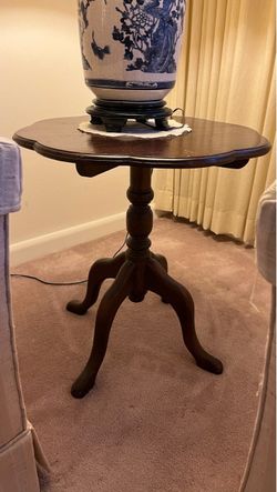 Wood Pedestal Side Table with Tripod Base
