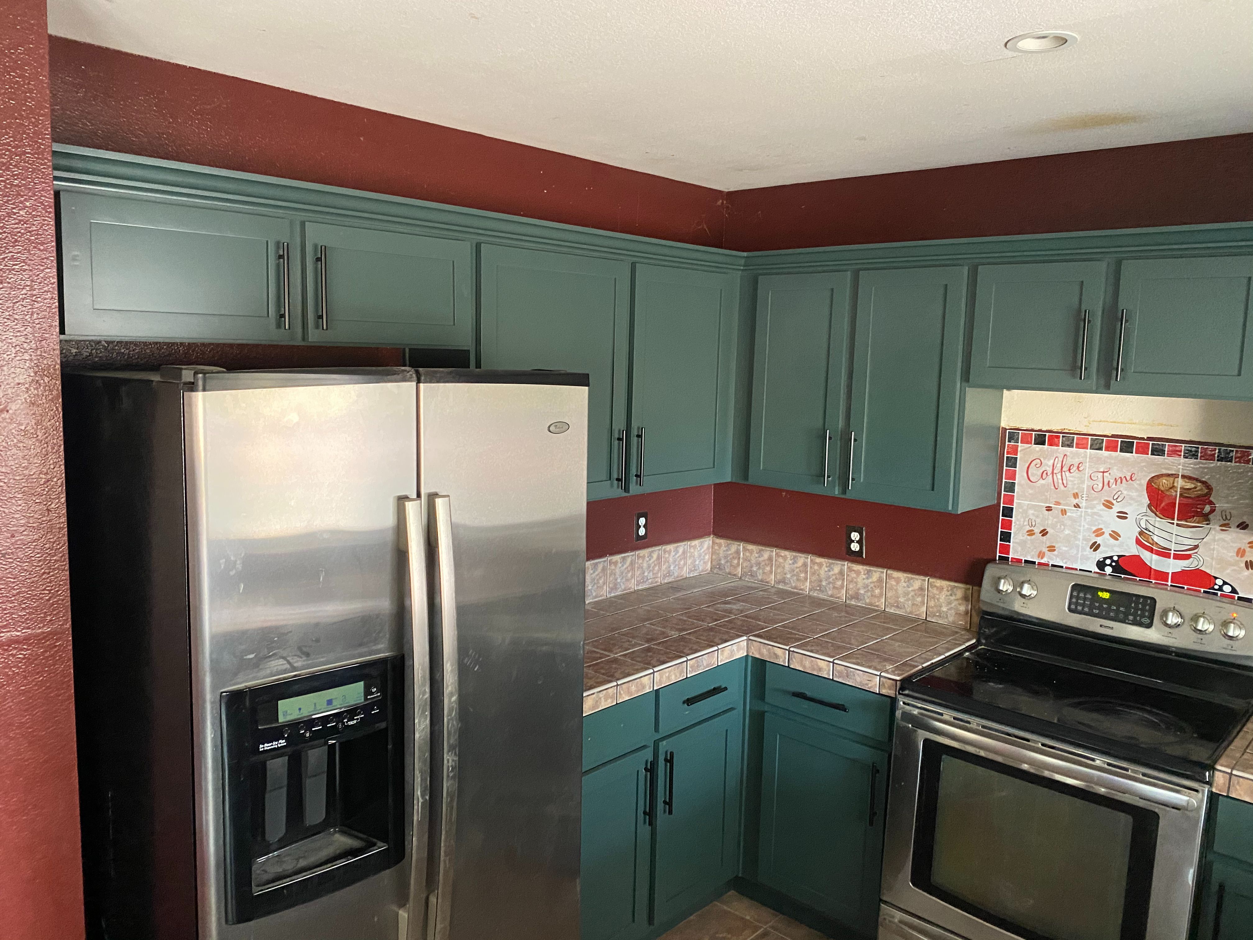 HIGH QUALITY CUSTOM KITCHEN CABINETS