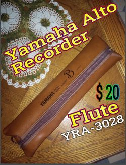 Yamaha Alto Recorder Flute "New"