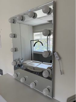 Vanity mirror with lights