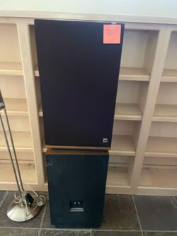 2 x Hi fi speakers