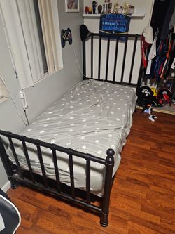 Twin bed