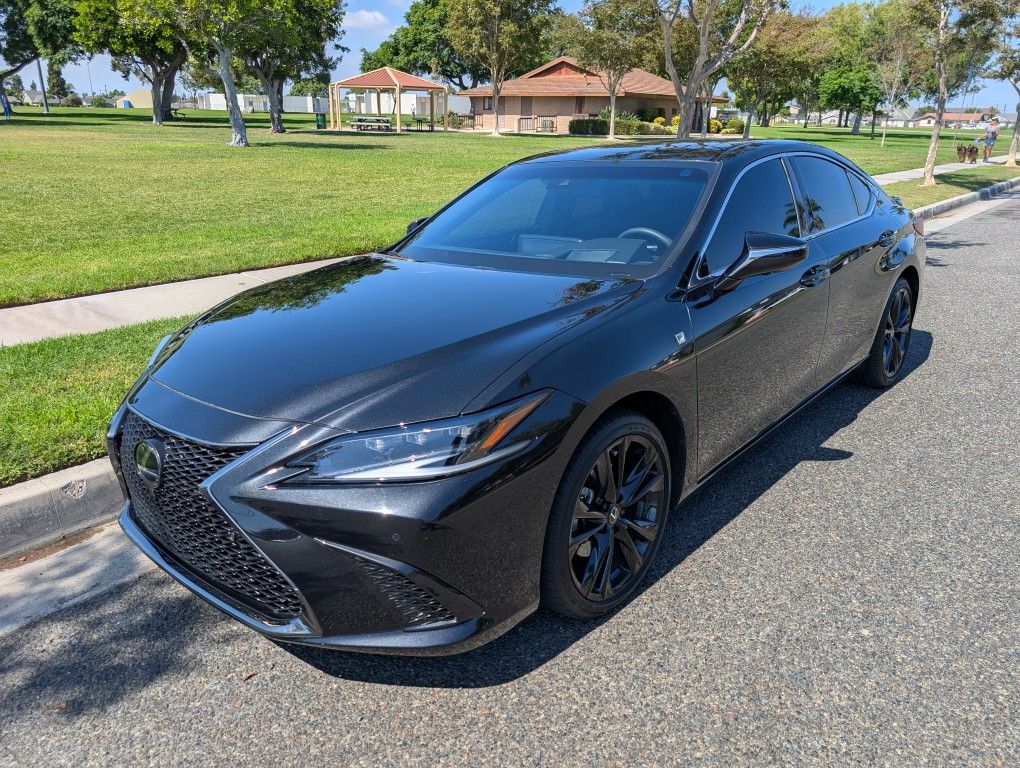 2023 Lexus ES 300h