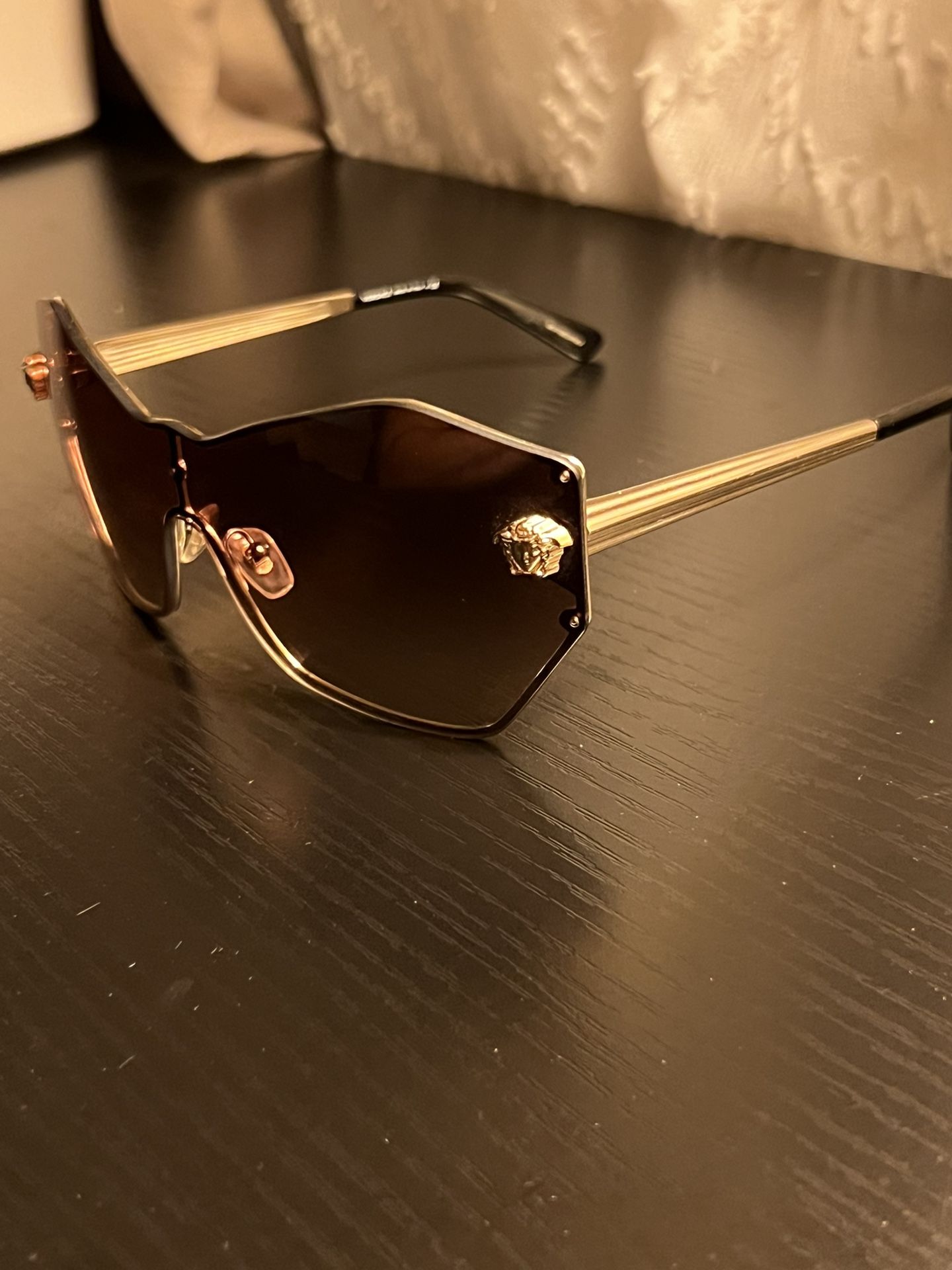 Versace’s Women’s Brown Lenses Sunglasses