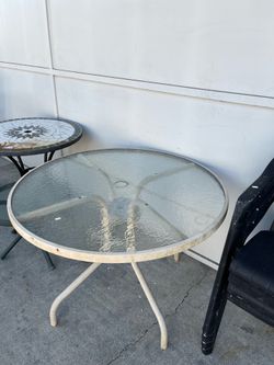 Outdoor patio table (in store)