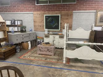 Vintage and antique booth sale