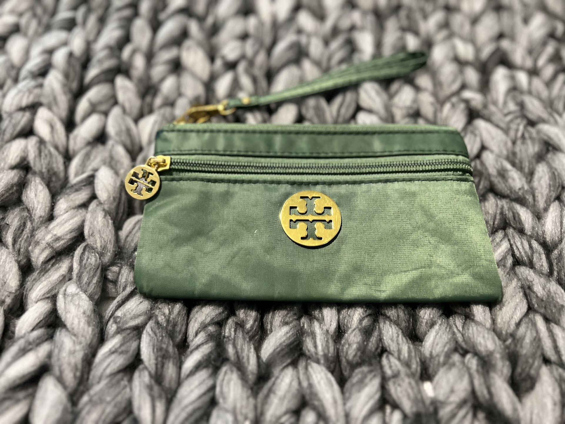 Vintage Tory Burch small zipper clutch/wallet