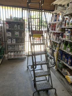 TRI-ARC 6-STEP 20” DEEP WAREHOUSE LADDER
