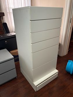 Nice Clean  Dresser 7 Drawers