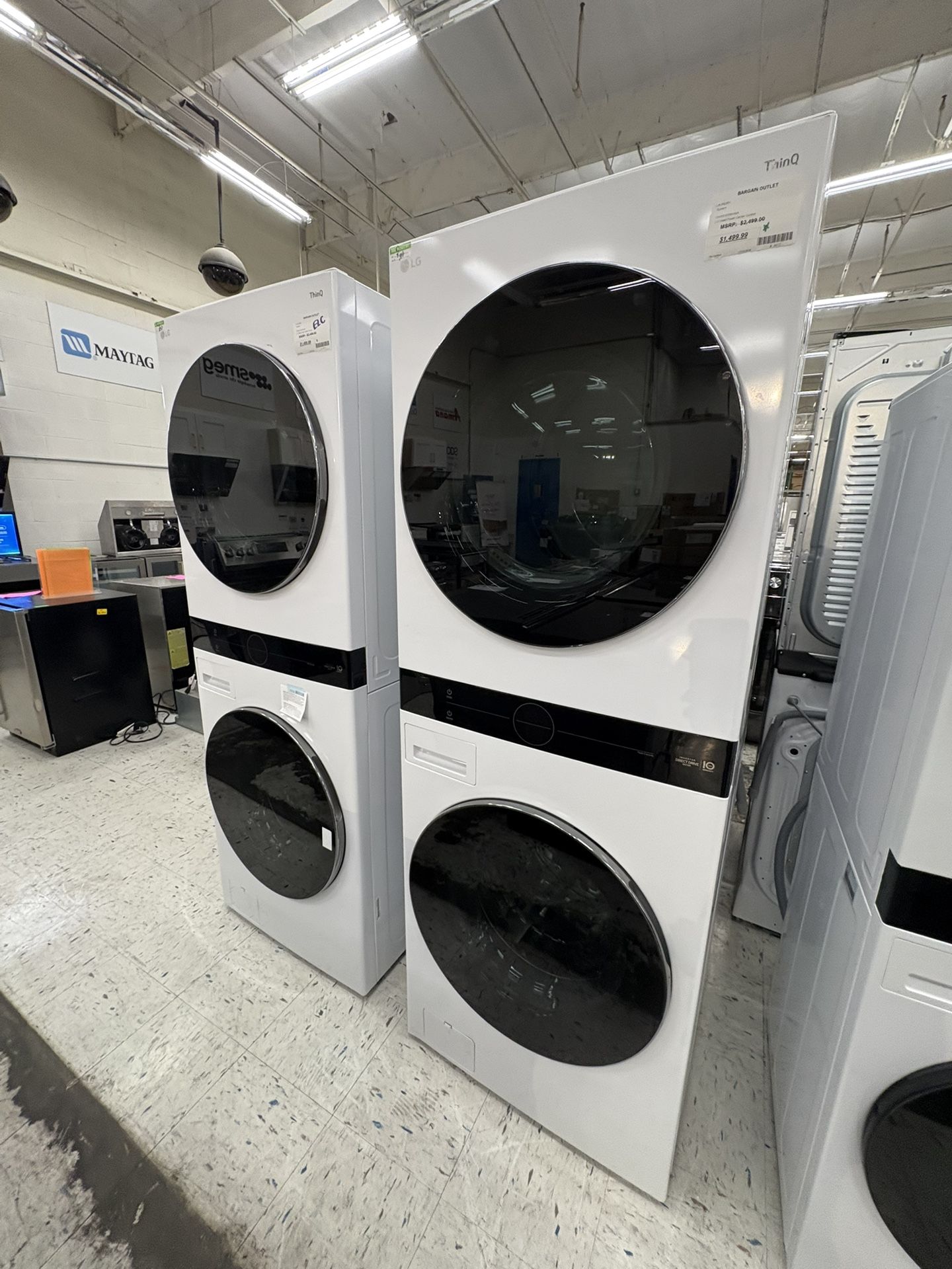 OPEN BOX LG ELECTRIC WASHTOWER