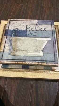 Bathroom picture set