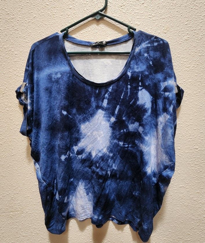 Women's Top And Shorts