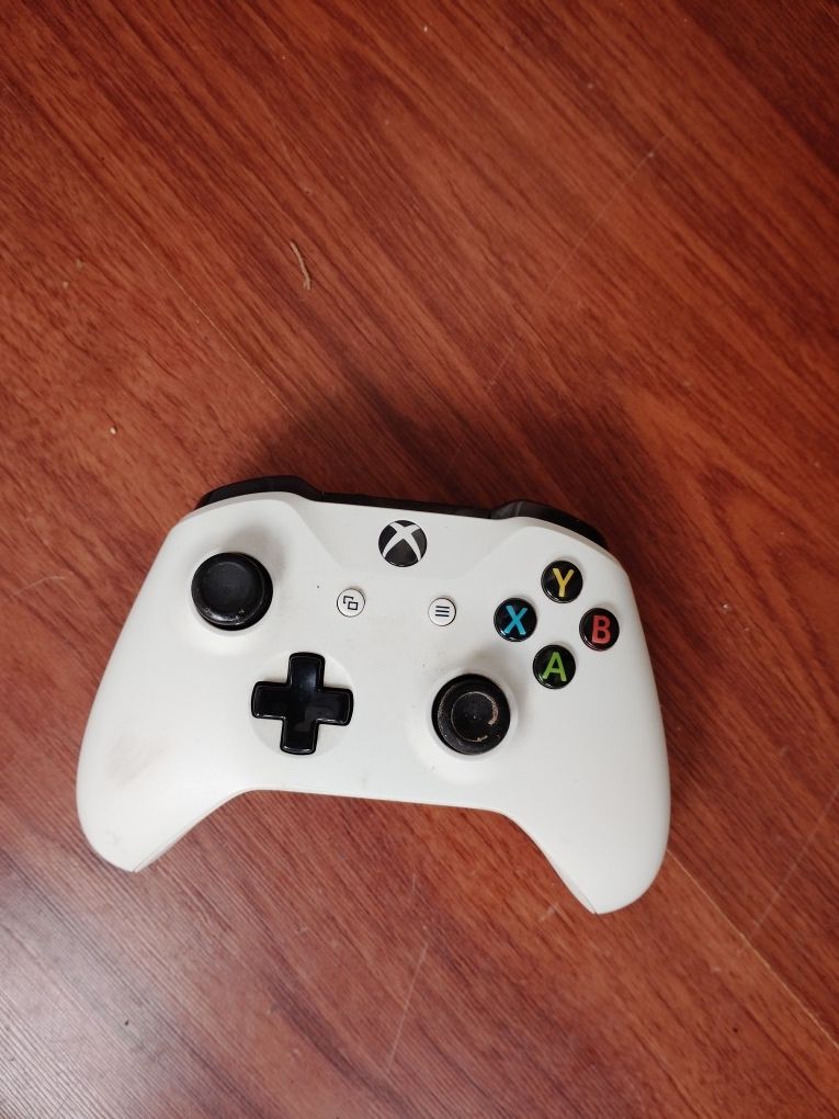 Xbox One Wireless Controller Robot White
