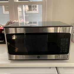 GE Countertop Microwave 950 Watts 