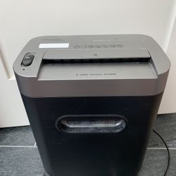 Paper and CD Shredder