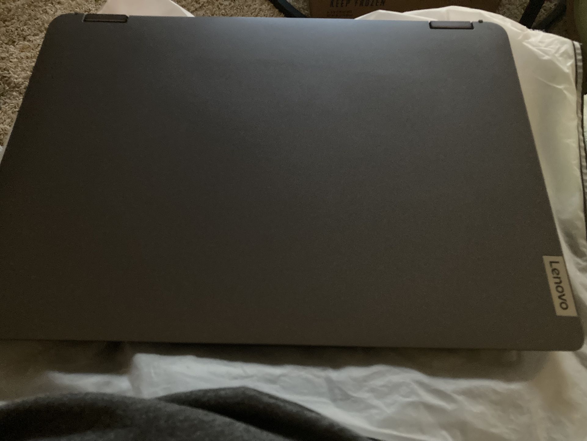 Lenovo ideapad Flex 5 14iau7