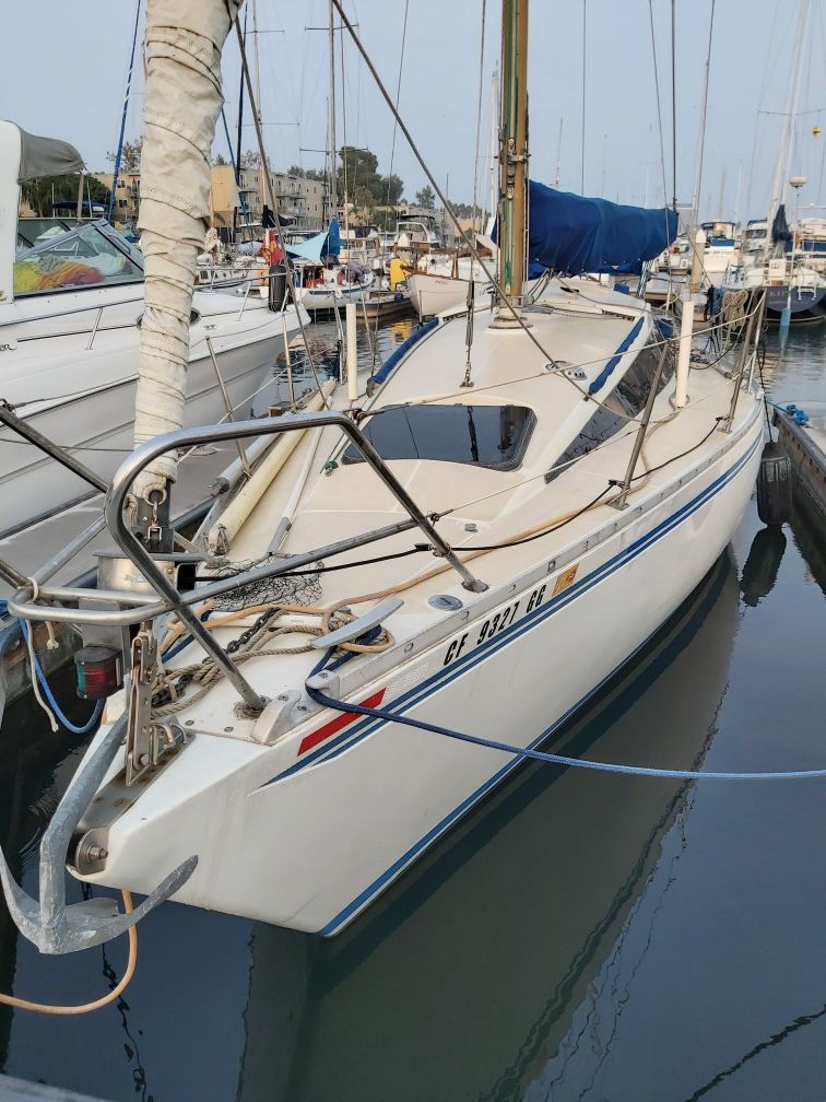 Yamaha 33 sailboat