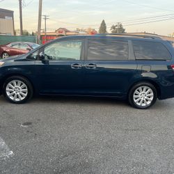 2012 Toyota Sienna