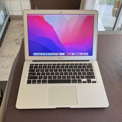 MacBook Air / i5 Processor /240GB Flash Storage / 8 RAM