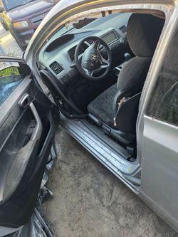 Honda Civic 2006 - 2011 Parts Engine Motor and Transmission Rims with  Tires and More.. Ask for Prices...