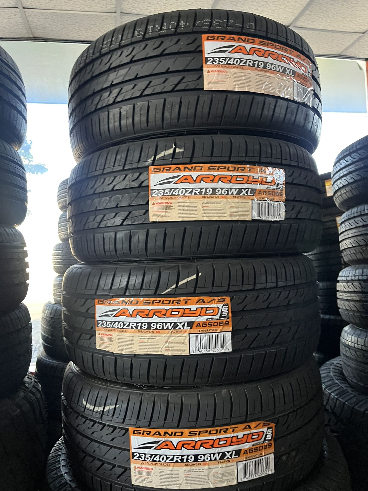 🔥📲235/40/R19 Marca Arroyo Instaladas Y Balancedas