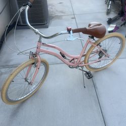 Girls 26” Retrospec Cruiser Bike. 